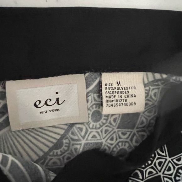 eci New York V-Neck Dress in Modern Black and White Print Tie Back Size Medium - Picture 6 of 9